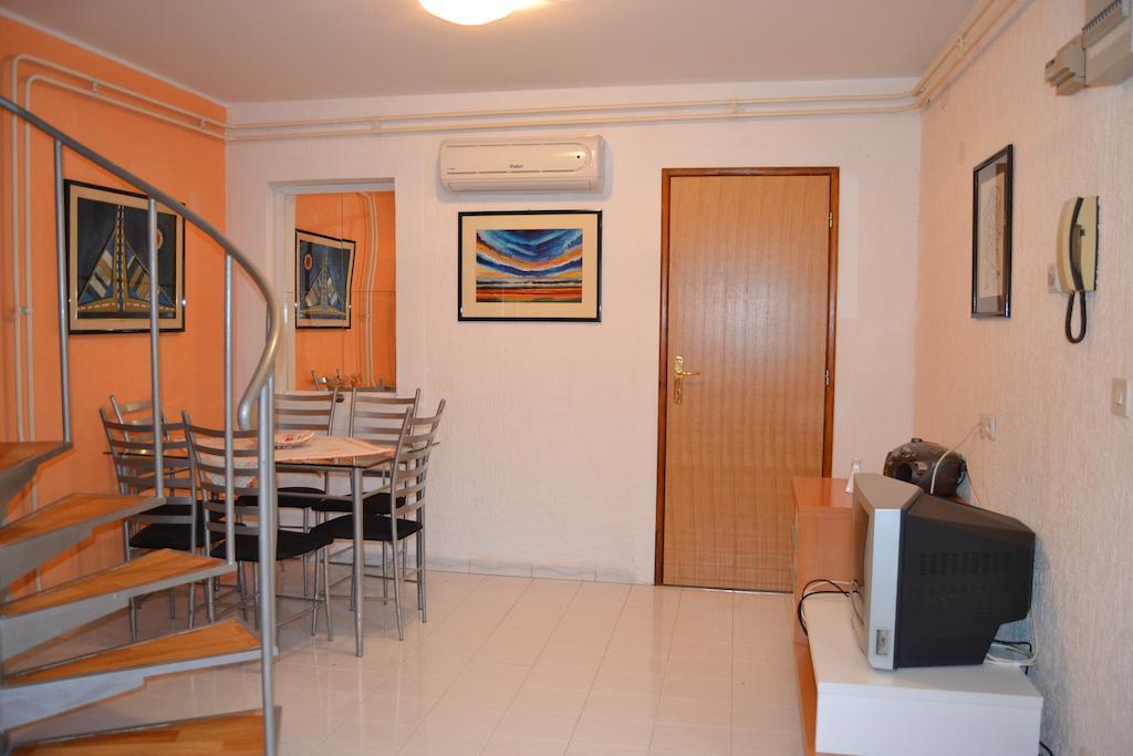 Apartments Cavae Romanae Μεντουλίν Δωμάτιο φωτογραφία